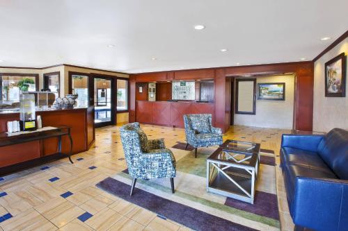 ล็อบบี้, Quality Inn Marshall near I-69 in มาร์แชลล์ (MI)