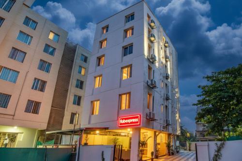 FabHotel Marvel Bliss, Puné