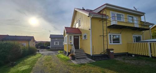 Air contioned and furnished half of semi detached house in 라우마 시티 센터