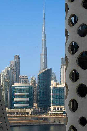 Business Bay 1BR Burj Khalifa&Canal Views,3Balcony, Dubai (foto 9)