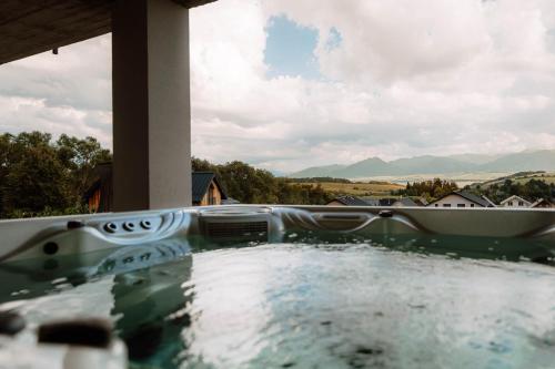 Karstais baseins, Chalet Panorama in Izipovce