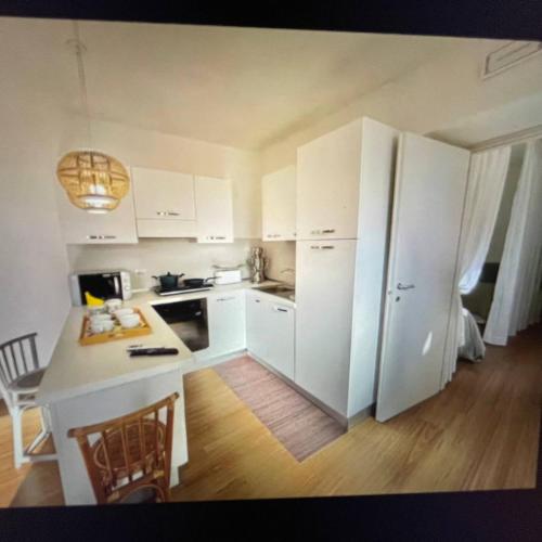 casAfilera centro storico con garage privato in ปิซโซ