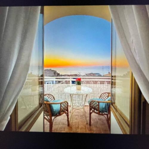 casAfilera centro storico con garage privato in ปิซโซ