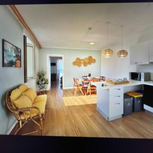 casAfilera centro storico con garage privato in ปิซโซ