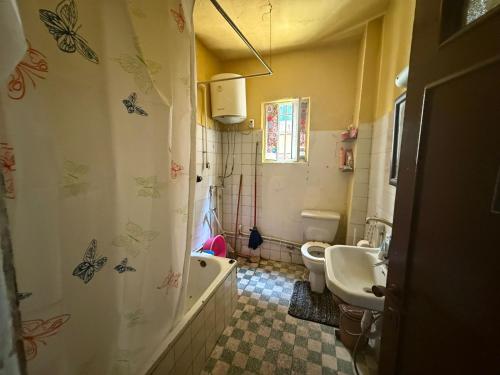 Guest house 2 rooms available