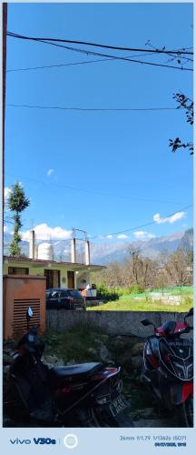Apple Flower Manali View Hotel - Garden, Bonfire & Balcony Rooms