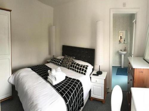 Golden Triangle Rooms