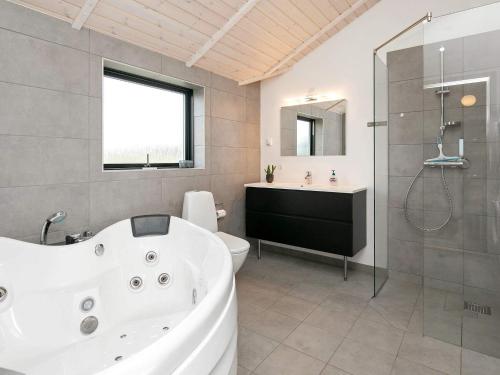 設施, 10 person holiday home in Løkken-By Traum in 洛肯