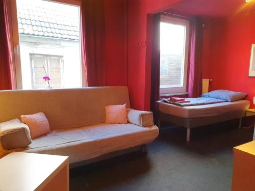 Exclusive Apartment in St Pauli, Only for Men!