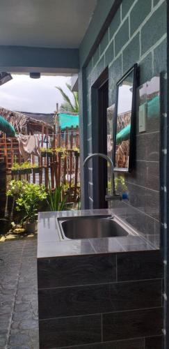 Kua's Pad Batangas Tent in บูกานา