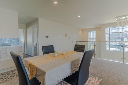 المنظر الخارجي, 48 Chands in Flat Bush