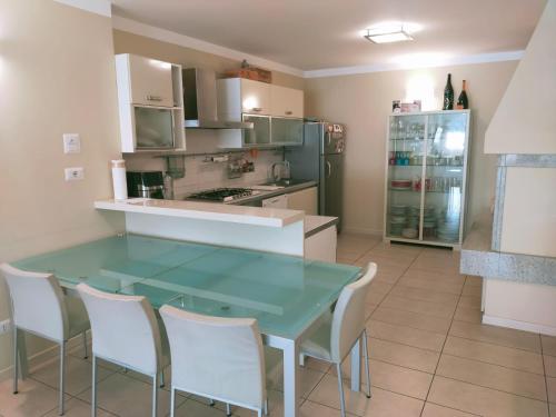 keuken, Mondarco in Serravalle