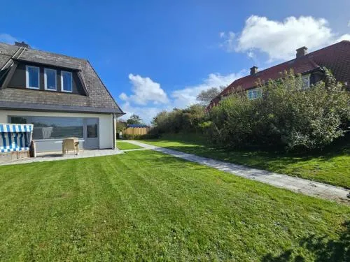 Ferienhaus am Dorfteich 16a EG in Wenningstedt-Braderup, Deutschland
