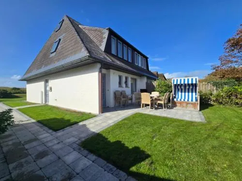 Ferienhaus am Dorfteich 16a OG in Wenningstedt-Braderup, Deutschland