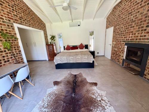 Bird Song Bedroom - Cape Town