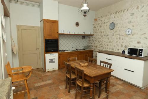 Kitchen, Chartreuse de la Sylve Benite large capacity character cottage in Charavines