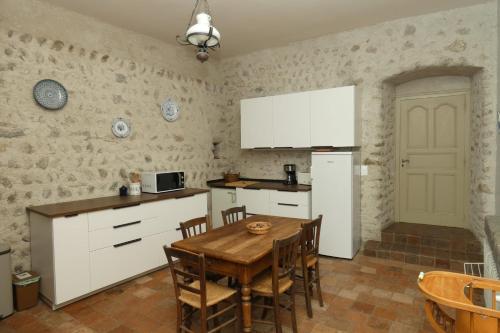 Kitchen, Chartreuse de la Sylve Benite large capacity character cottage in Charavines