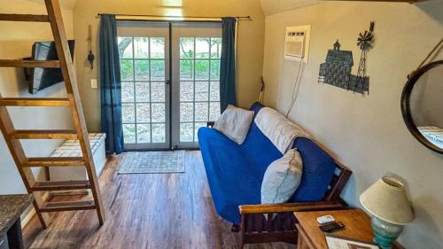 Tiny Barn at Windy Oaks in كريسال ريفر