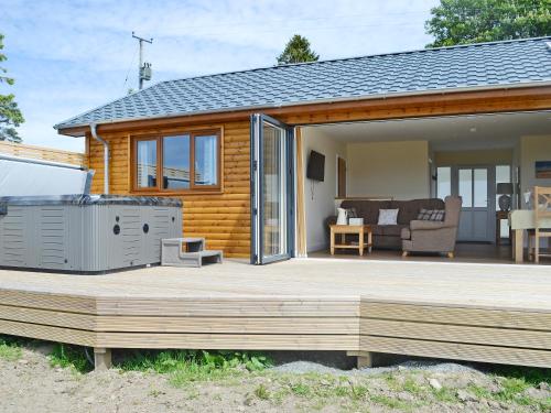 Зовнішній вигляд готелю, Sweet Meadow Lodge in Лендріндод Уеллс