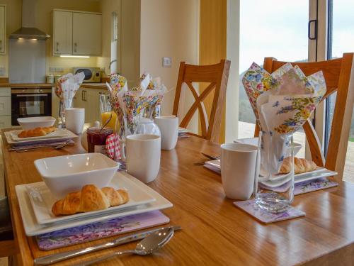 Зовнішній вигляд готелю, Sweet Meadow Lodge in Лендріндод Уеллс