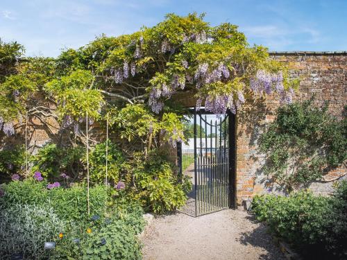 Exterior view, The Coach House At Waterperry Gardens in Waterstock