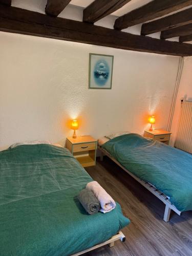 room detail thumbnail 2