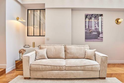 Superb air-conditioned flat on the Champs Elysées - image 5
