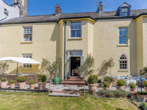A szálláshely kívülről, The Old Vicarage in Laugharne