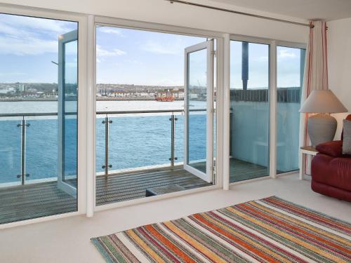 المنظر الخارجي, Kings Haven in Mount Batten