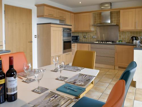 المنظر الخارجي, Kings Haven in Mount Batten