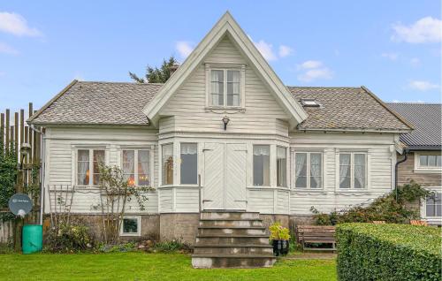 A szálláshely kívülről, Amazing Home In Vanse With House Sea View in Borhaug