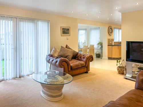 Vista exterior, Littlewood Gardens in Montrose