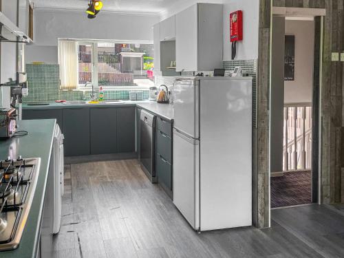 Exterior view, Burn View - Uk44041 in Blaydon