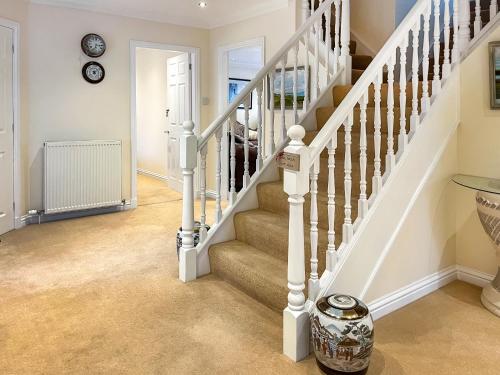 Vista exterior, Littlewood Gardens in Montrose