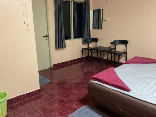 room detail thumbnail 1