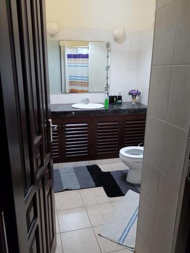 Vonios kambarys, Villa LeoMar Diani Beach in Mombasa