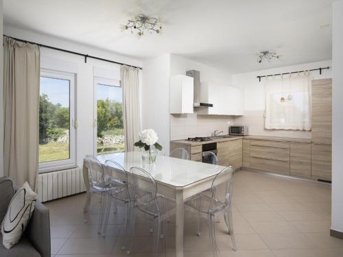 virtuve, Elegant Villa with Private Pool in Sorici