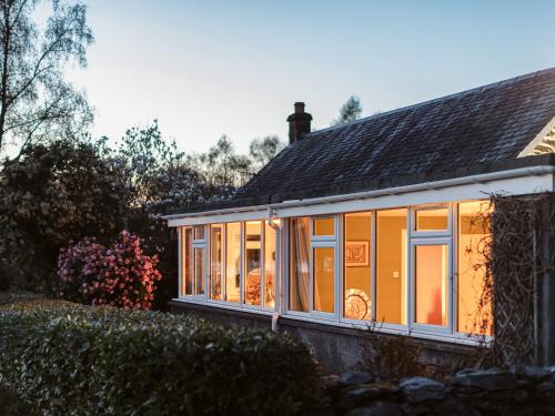 A szálláshely kívülről, Strathcashel Cottage in East Kilbride