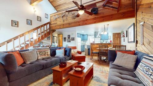 Mammoth Sierra Townhomes #25 condo