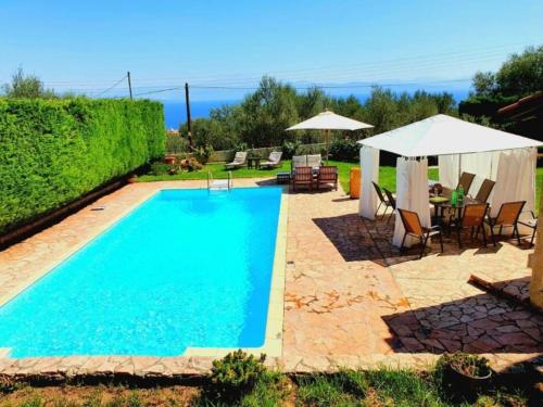 Platanos Estate - Καθολικό