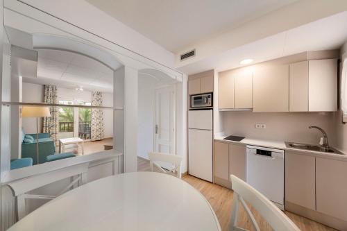 keuken, Apartamentos turisticos Jardines del Plaza in Peniscola