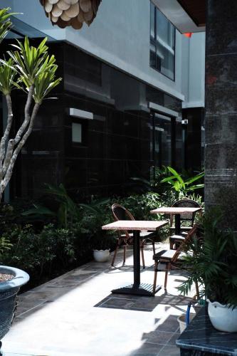 Surrounding environment, Me Stay Cat Ba in Lan Ha Bay