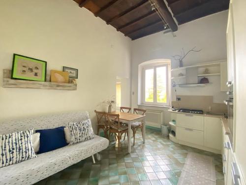 Alloro 2 - Renovated two-room apartment in Марчіана Маріна
