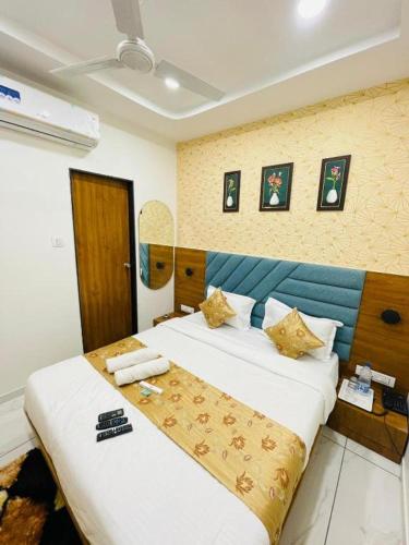 HOTEL KONARK in, Vastral