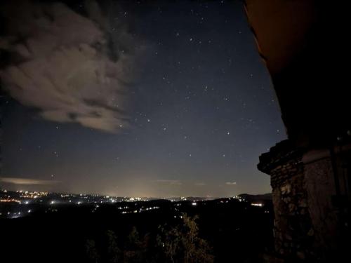 Medieval Penthouse with Sunset Panoramic Views in 焦維