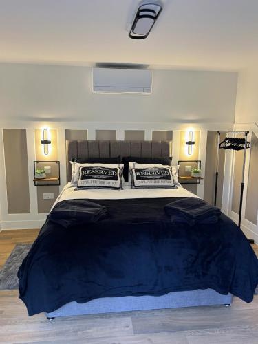 Stylish Garden pod lodges in Milton