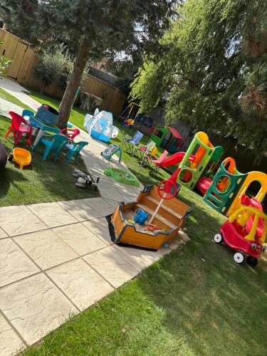 Stylish Garden pod lodges in Milton