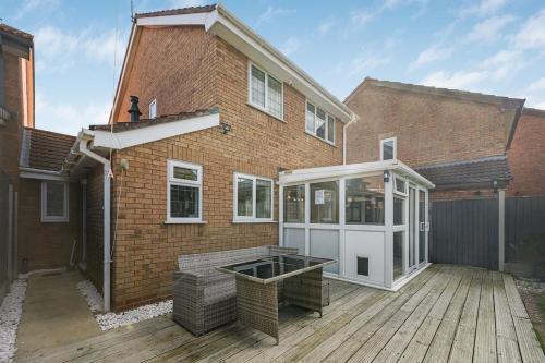 Stylish 4 Bed Trentham Retreat with Pool Table in Trentham