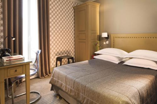 Guestroom, Apollon Montparnasse in 14th - Tour Montparnasse