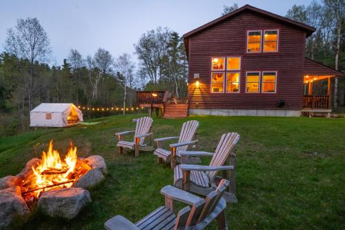 Secluded Lodge - Hot Tub, Views, Arcade, Elizabethtown